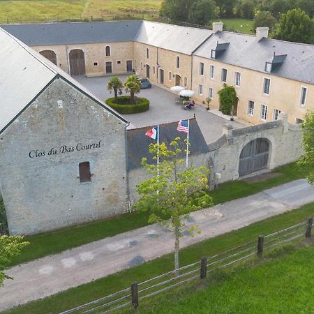 Le Clos Du Bas Courtil Guesthouse B&B Omaha Beach Osmanville Екстериор снимка
