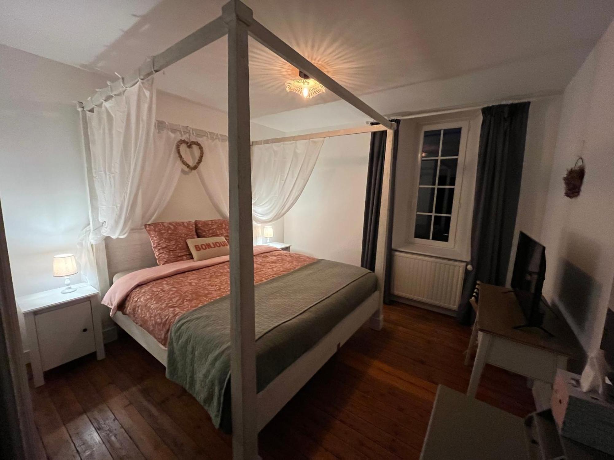 Le Clos Du Bas Courtil Guesthouse B&B Omaha Beach Osmanville Екстериор снимка